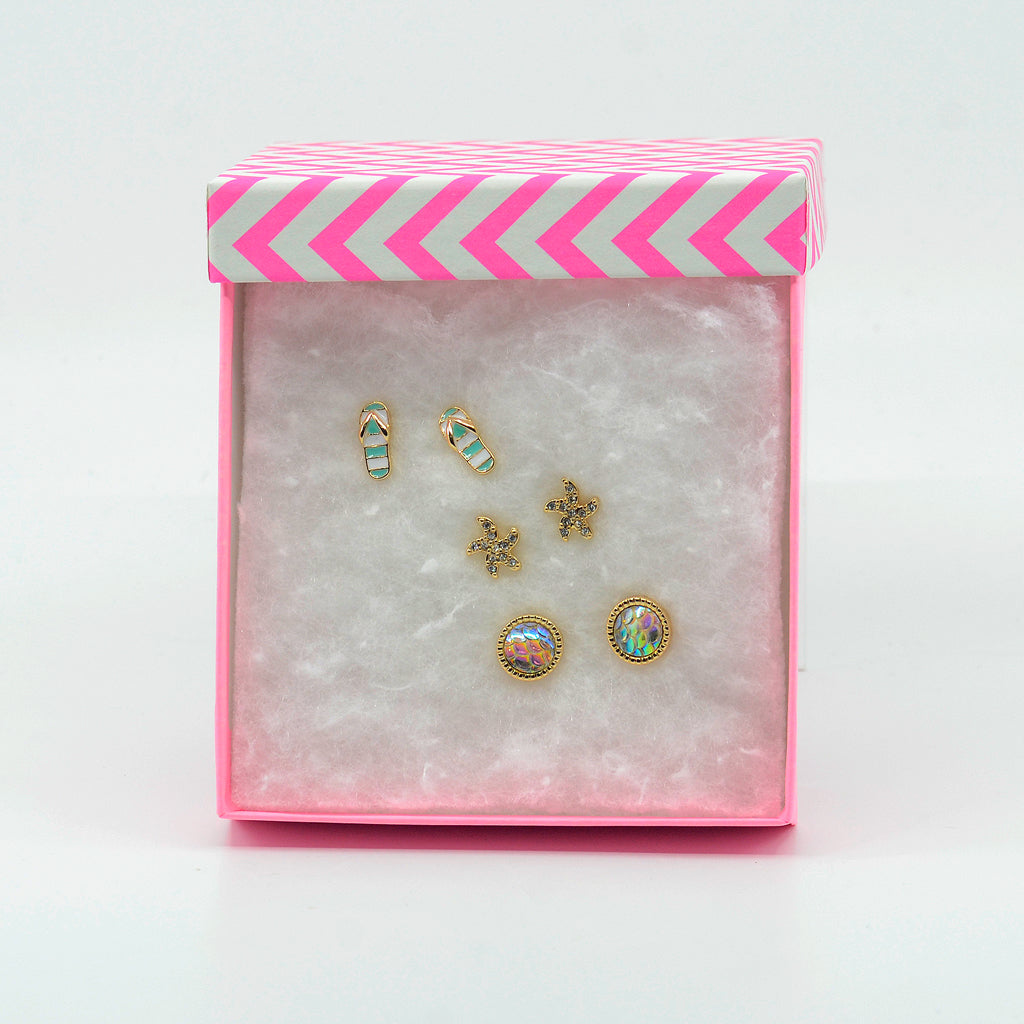 Set of 3 stud gold plated sparkling beach earrings